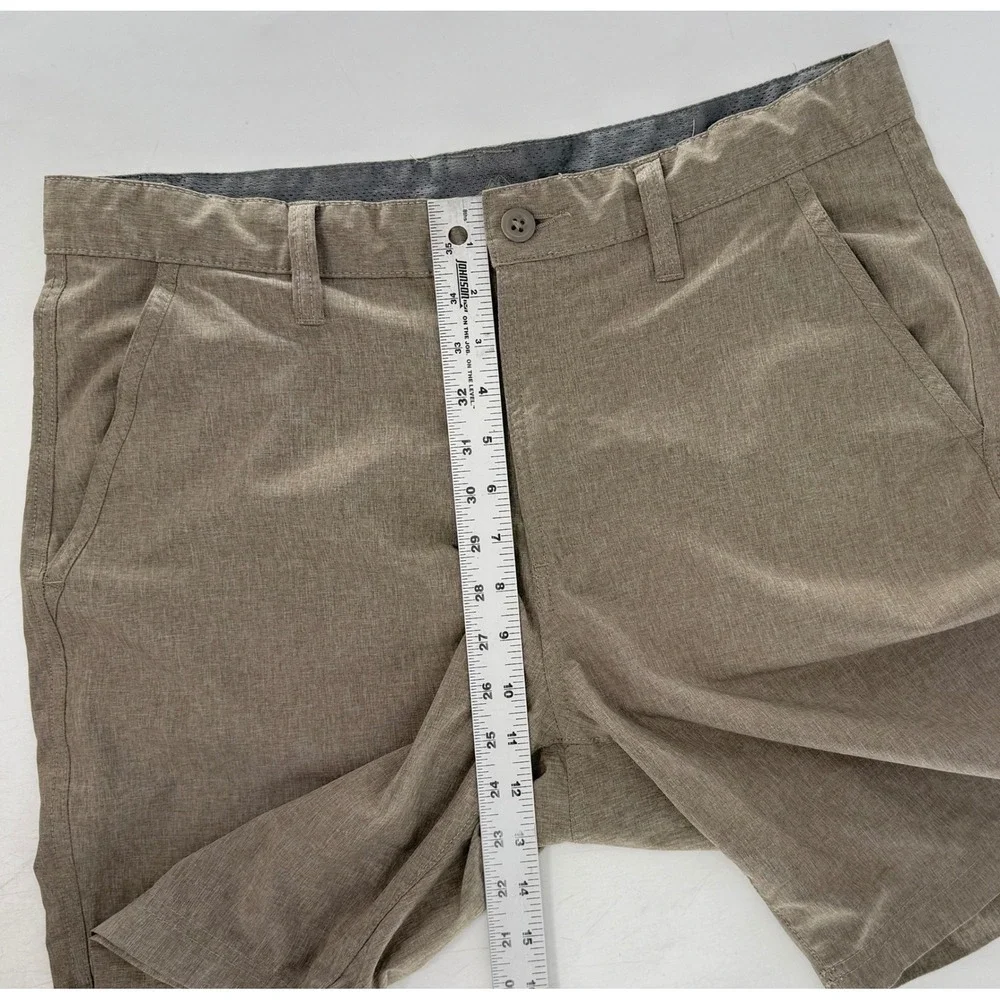 Croft‎ & Barrow Men's 34 Beige Hybrid Golf Shorts Comfort Waist Stretch Casual